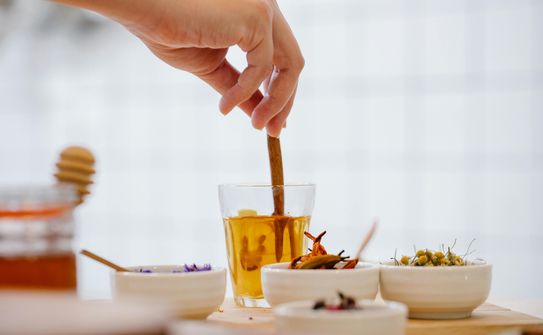 Explore unique healing beverages from cultures worldwide in 2024. Learn how traditional drinks like golden milk, yerba mate, and Jamu offer health benefits from boosting immunity to supporting digestion, with easy recipes to incorporate these wellness traditions into your daily routine.